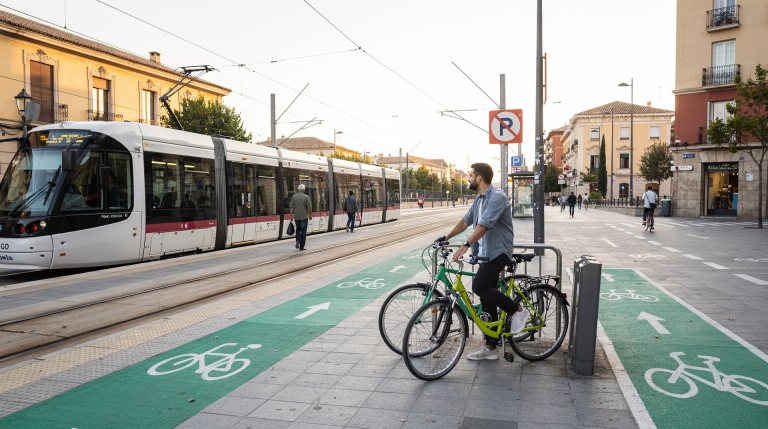 Transporte público y bicicleta: claves para una movilidad intermodal